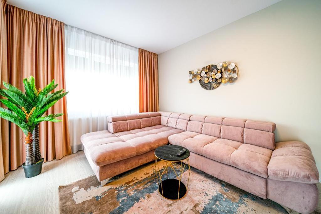 Apartamento Pink Velvet Rk Ghimbav Exterior foto